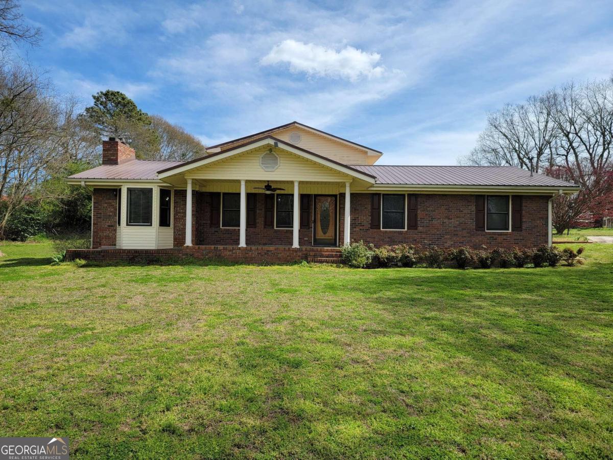 7658 Highway 17