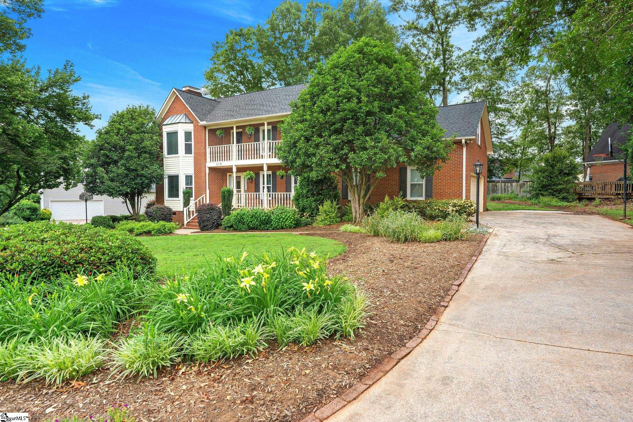 318 Chenoweth Drive