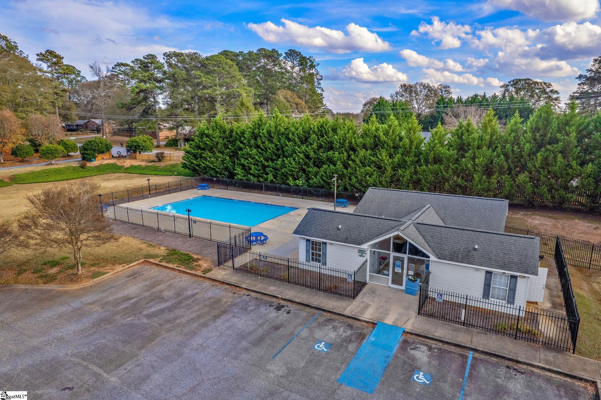 510 Hunters Lane