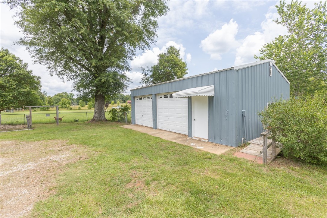 8184 Highway 252 Road