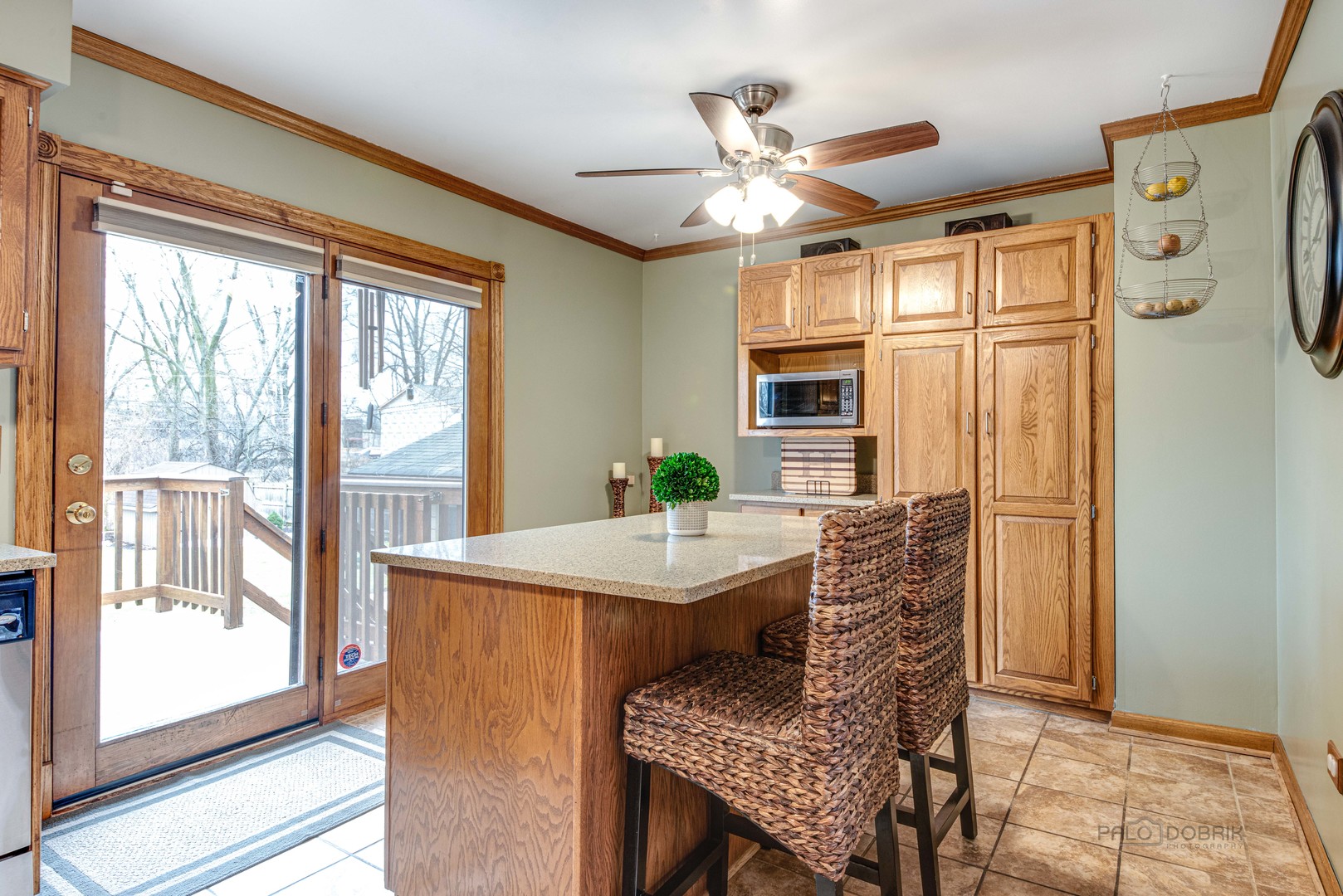 696 W Washington Avenue