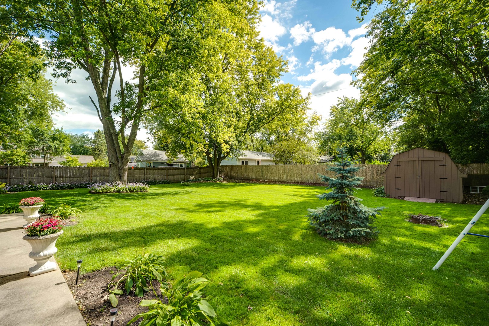 696 W Washington Avenue