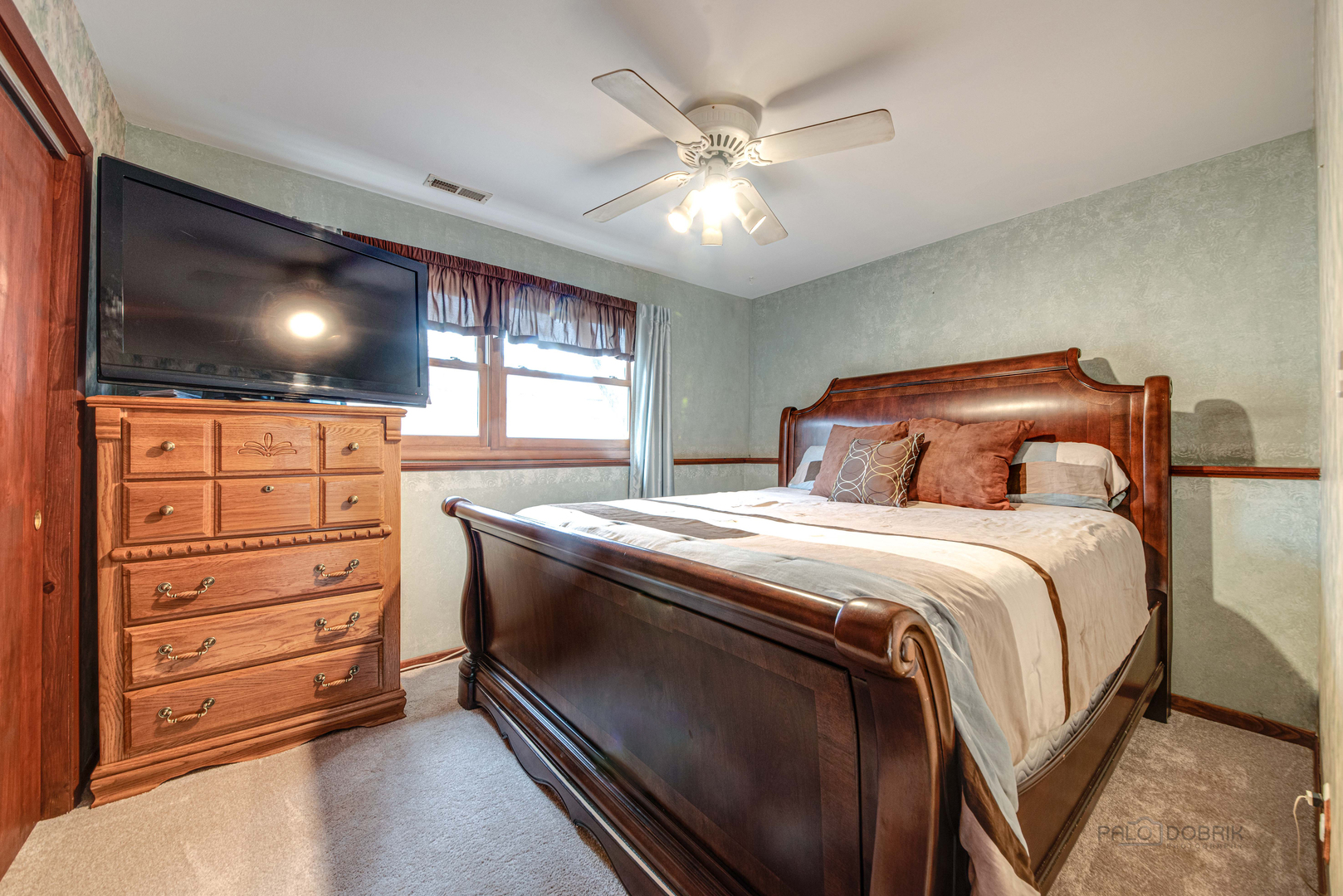 696 W Washington Avenue