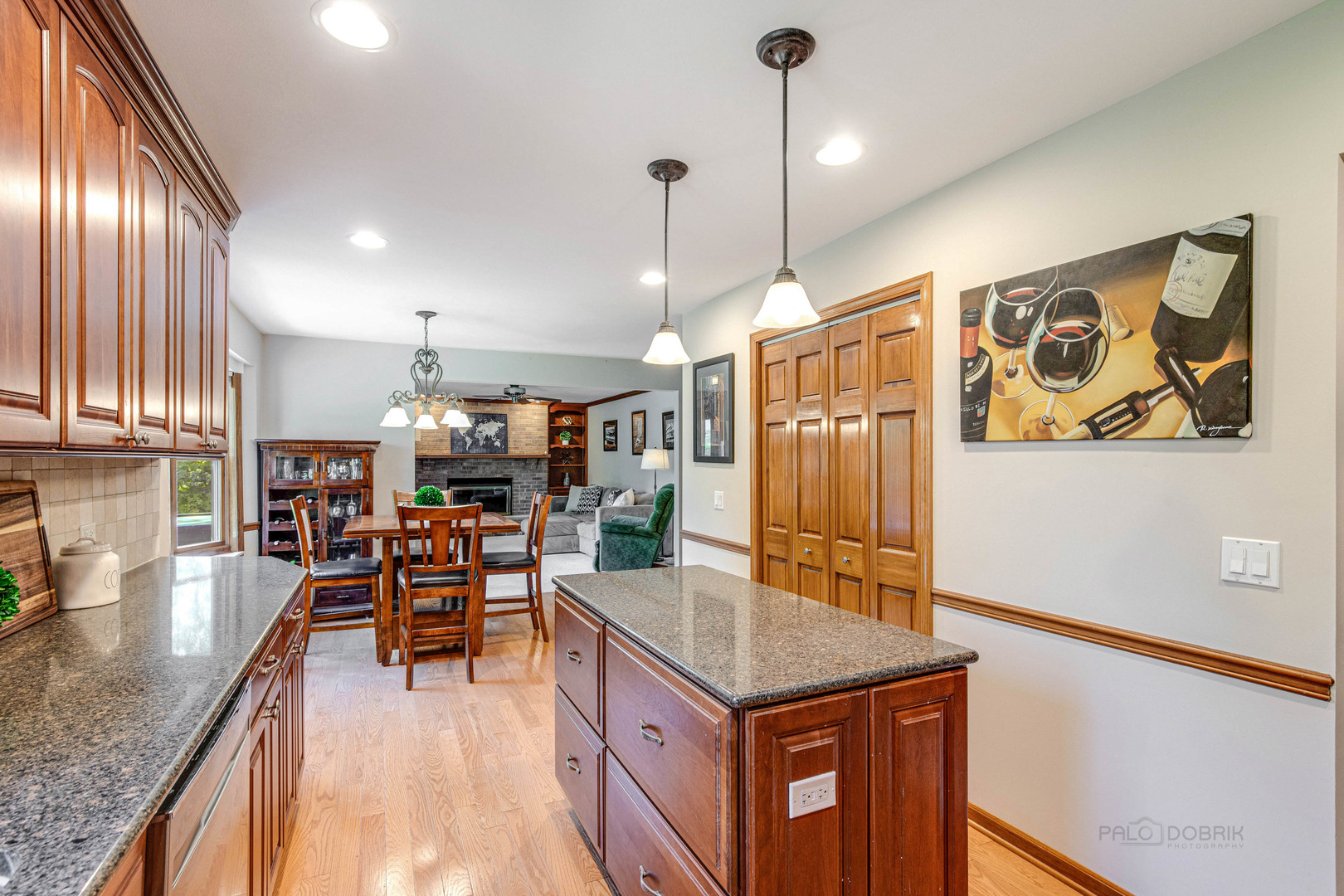 619 N California Avenue