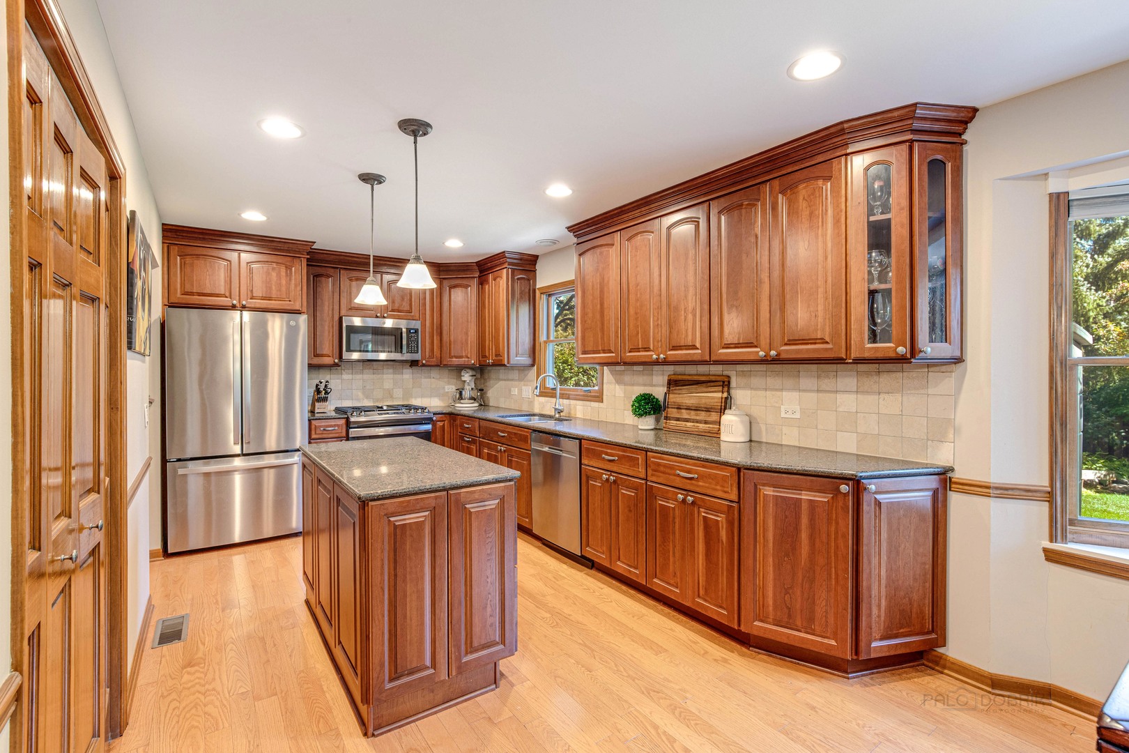 619 N California Avenue