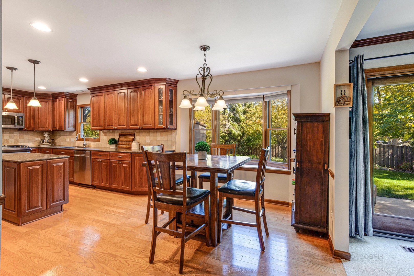 619 N California Avenue