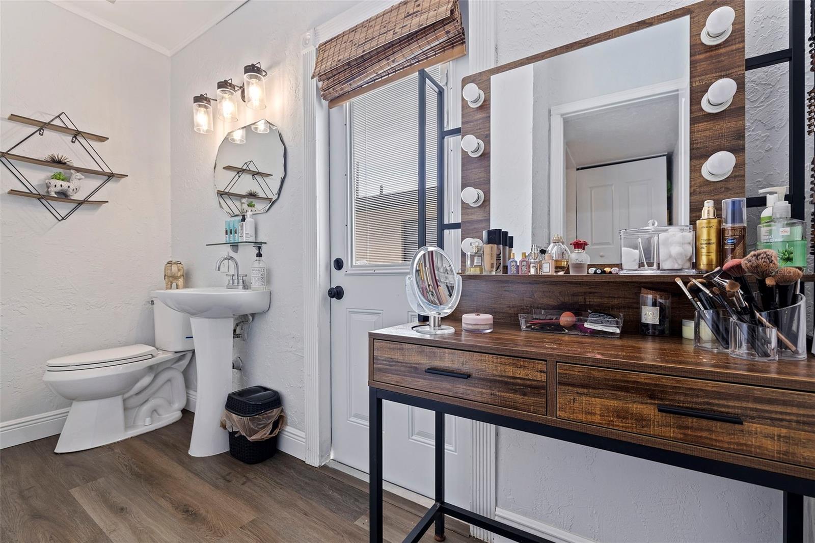 1864 NEW HAMPSHIRE AVE NE