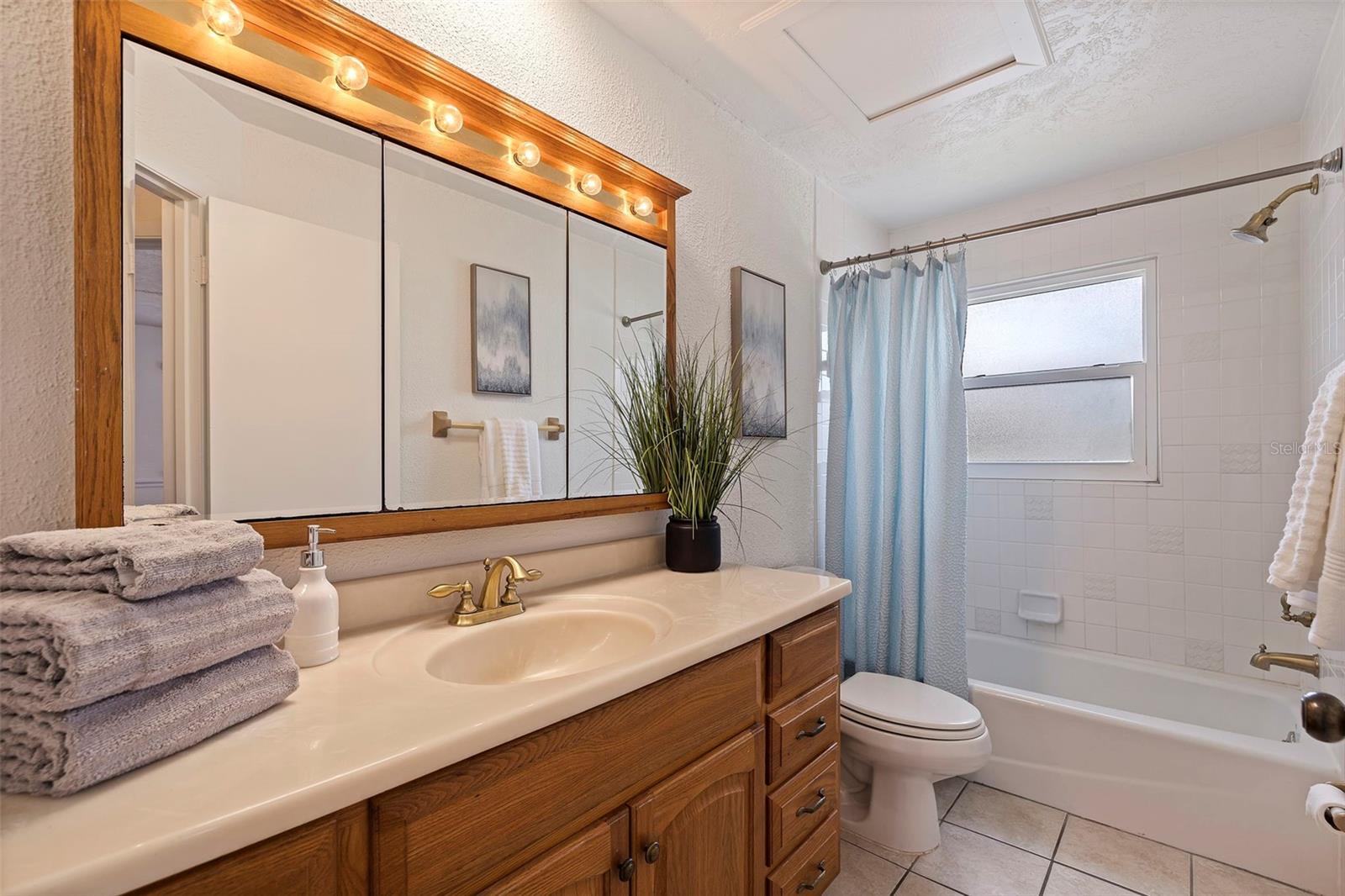 1870 NEBRASKA AVE NE