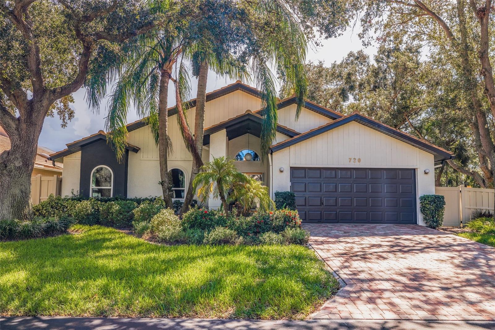 720 WHITE SAND DR NE