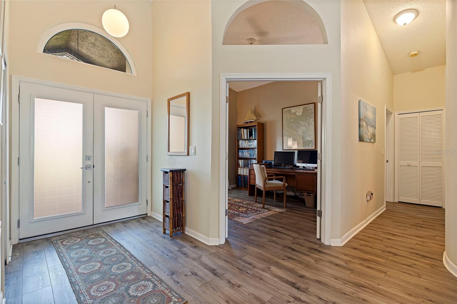 720 WHITE SAND DR NE