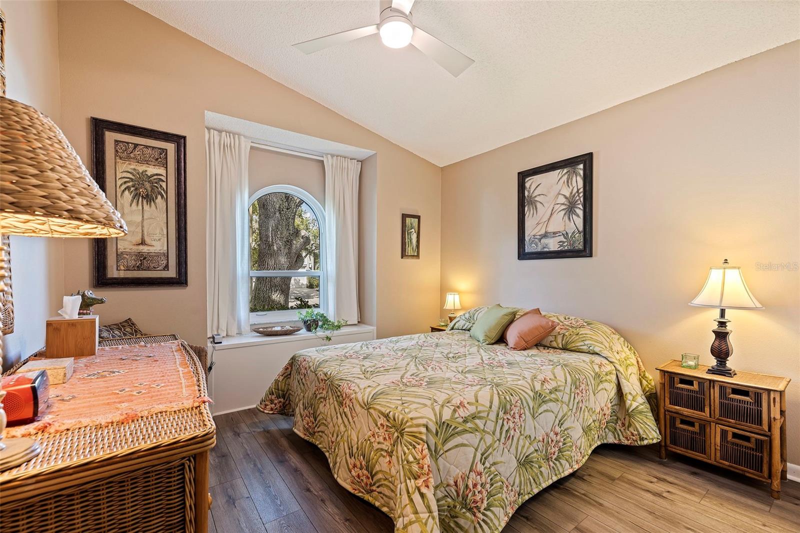 720 WHITE SAND DR NE