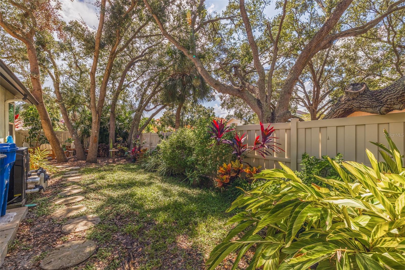 720 WHITE SAND DR NE