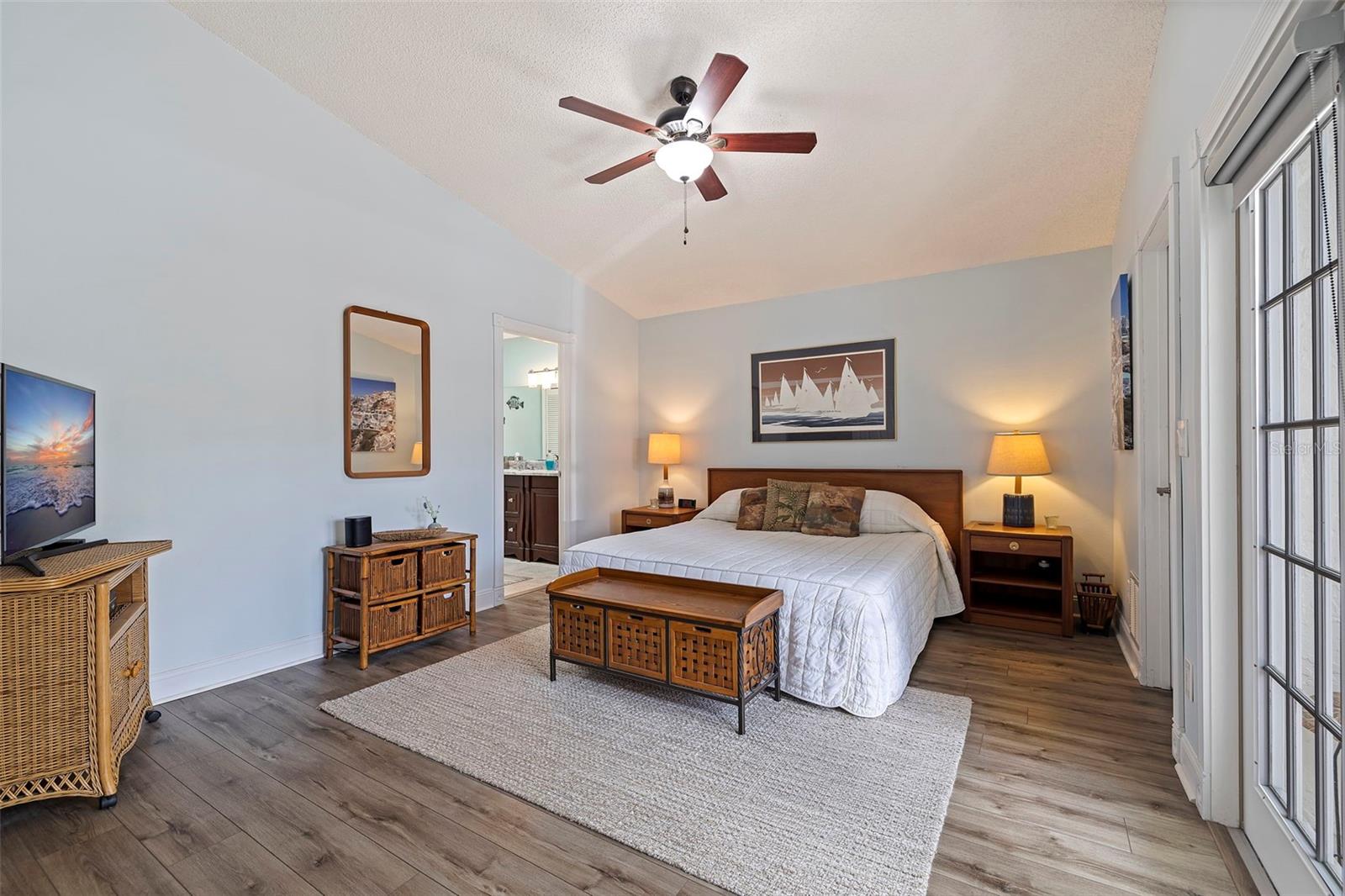 720 WHITE SAND DR NE