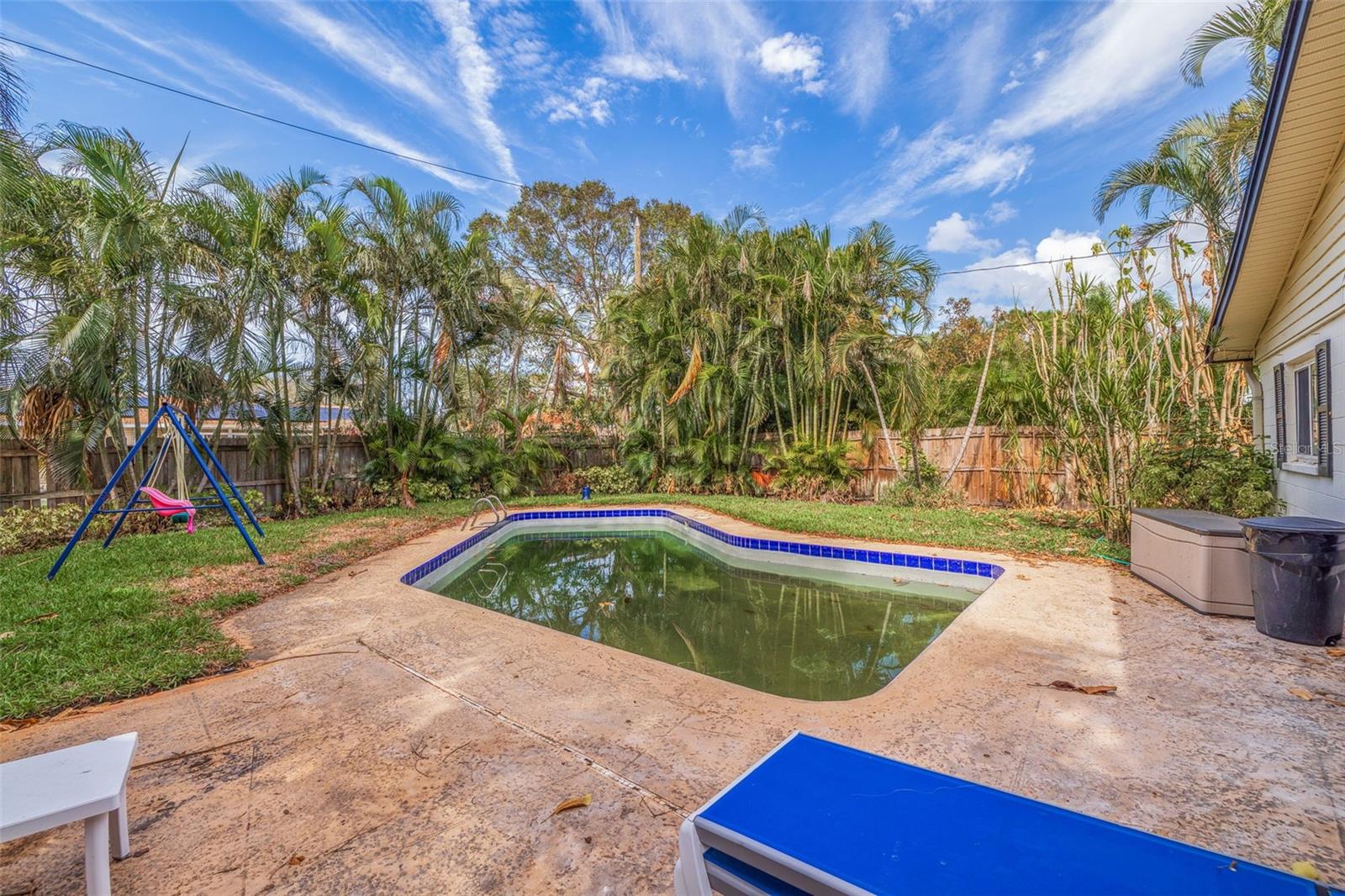 3700 BAYSHORE BLVD NE