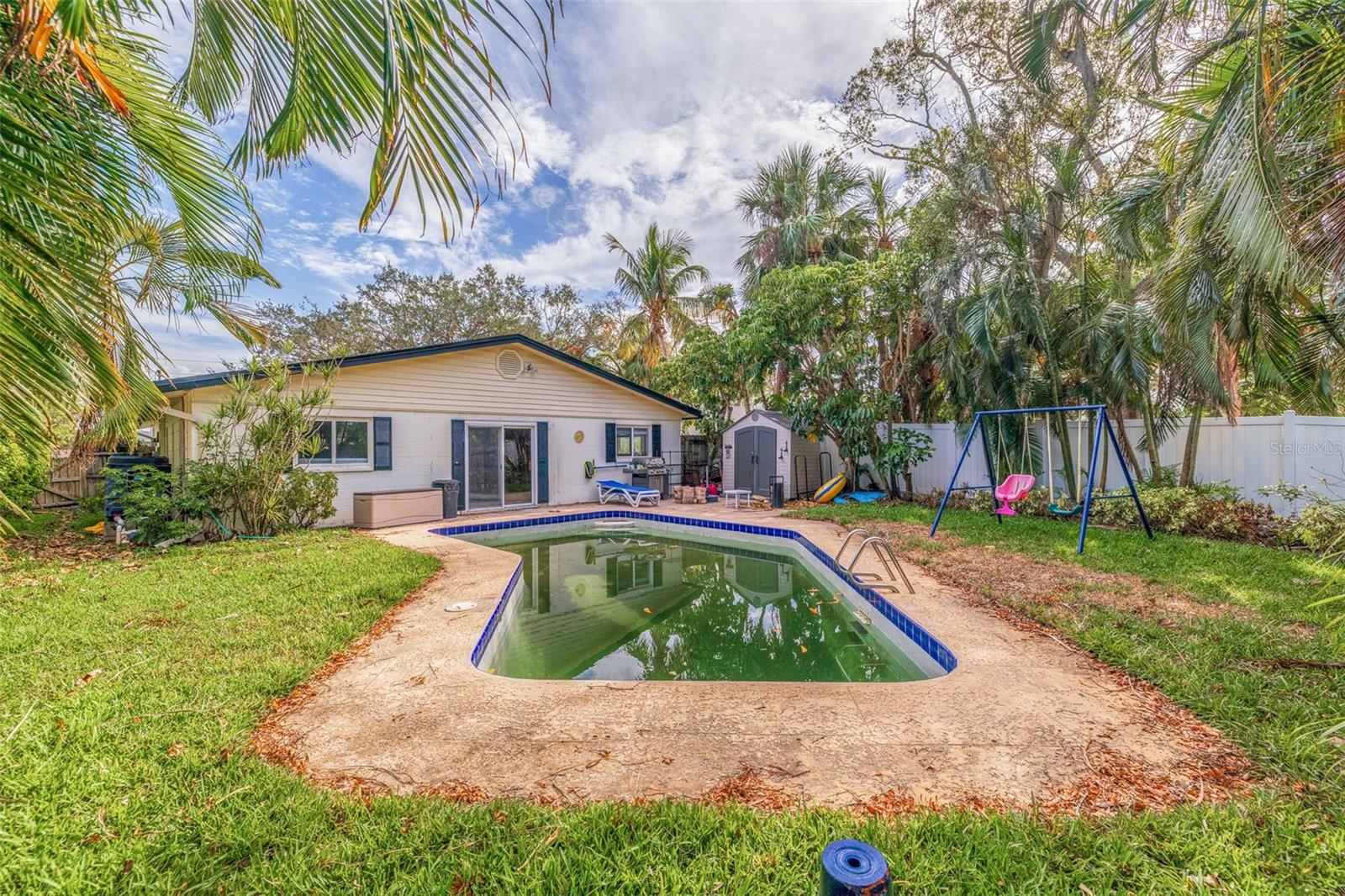 3700 BAYSHORE BLVD NE