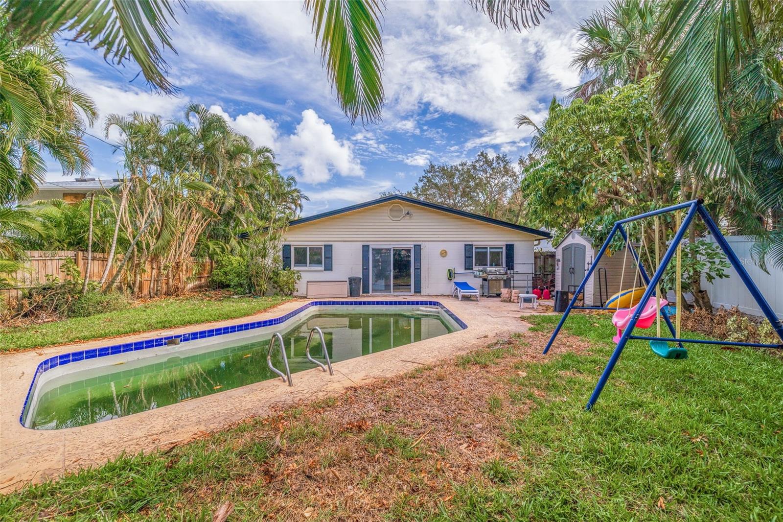 3700 BAYSHORE BLVD NE