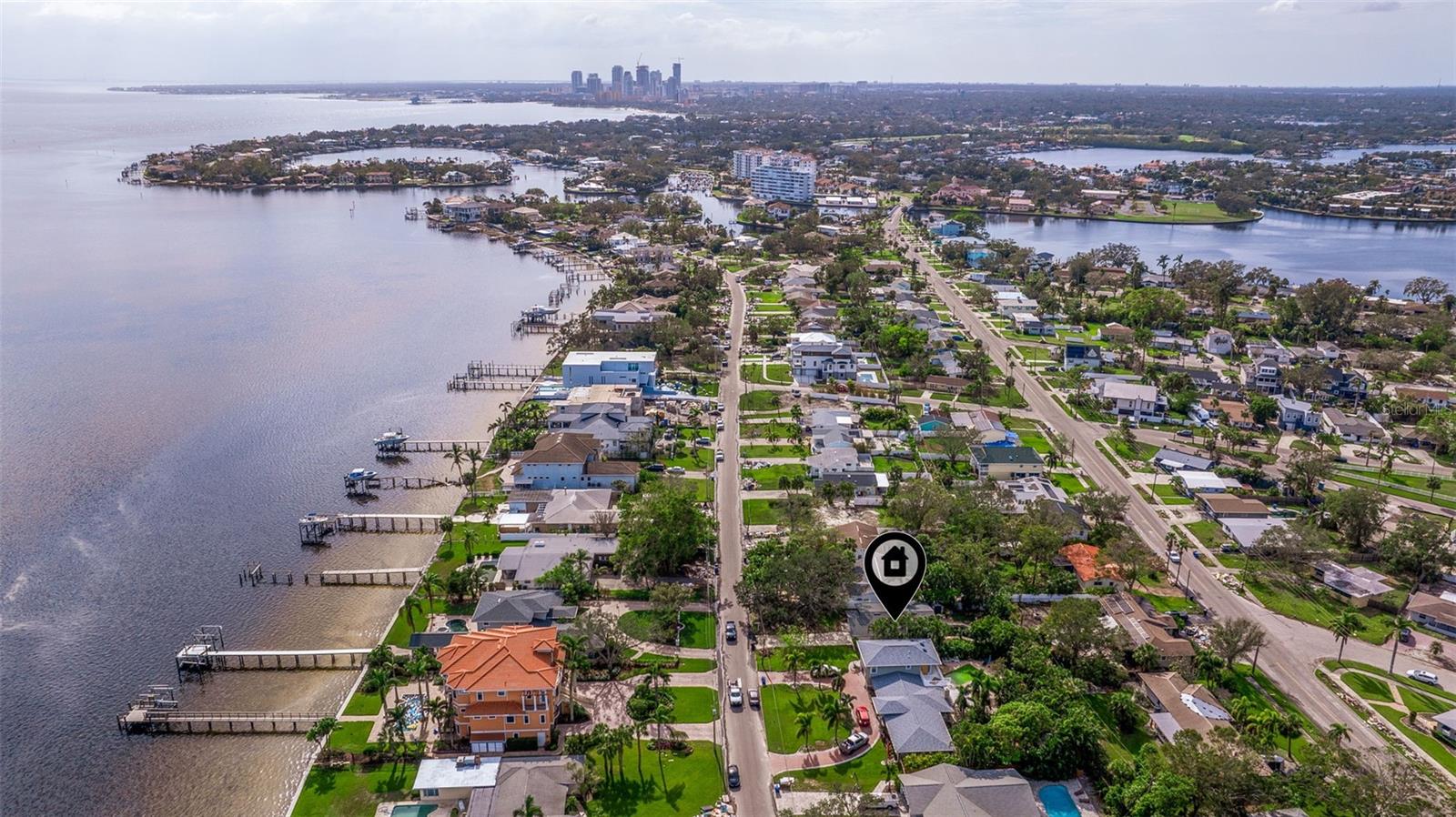 3700 BAYSHORE BLVD NE