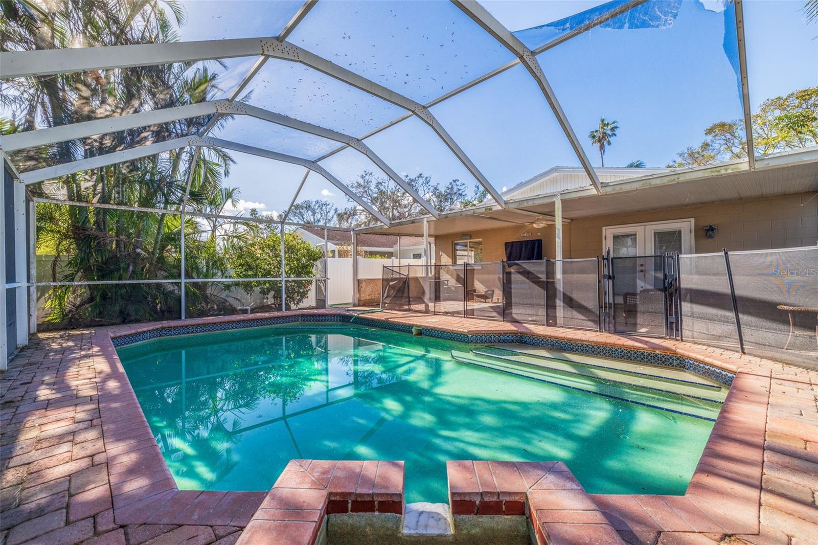 2026 BAYOU GRANDE BLVD NE