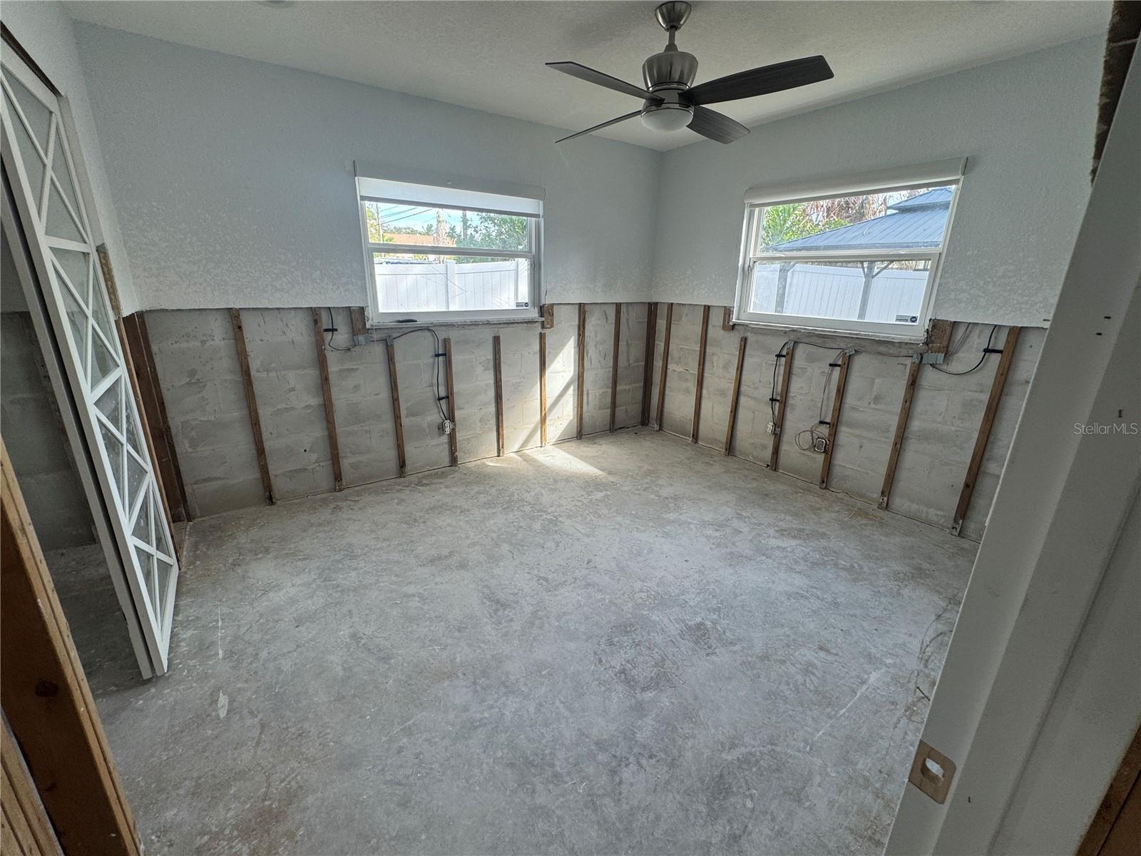 1710 SHORE ACRES BLVD NE