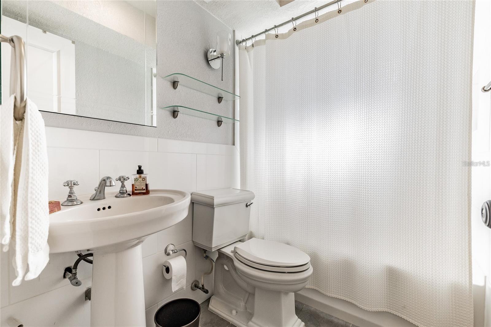 1710 SHORE ACRES BLVD NE