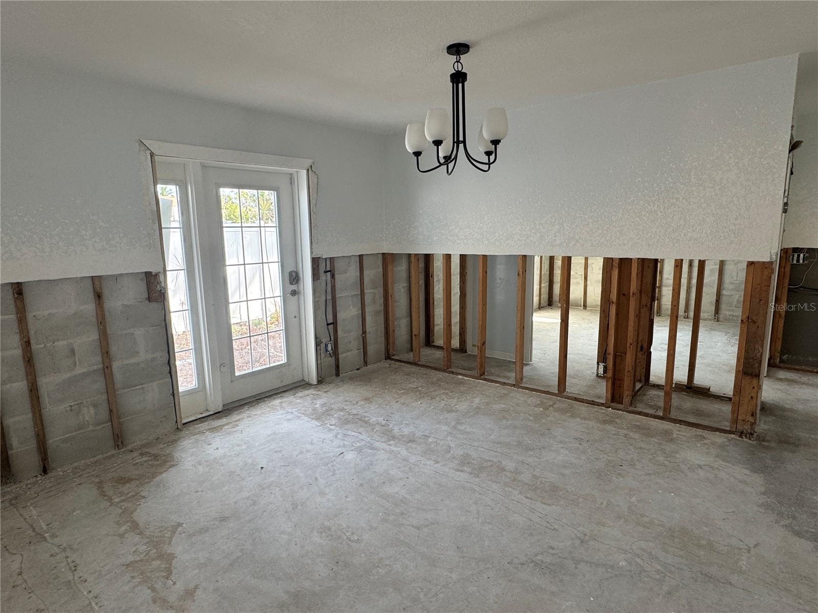 1710 SHORE ACRES BLVD NE