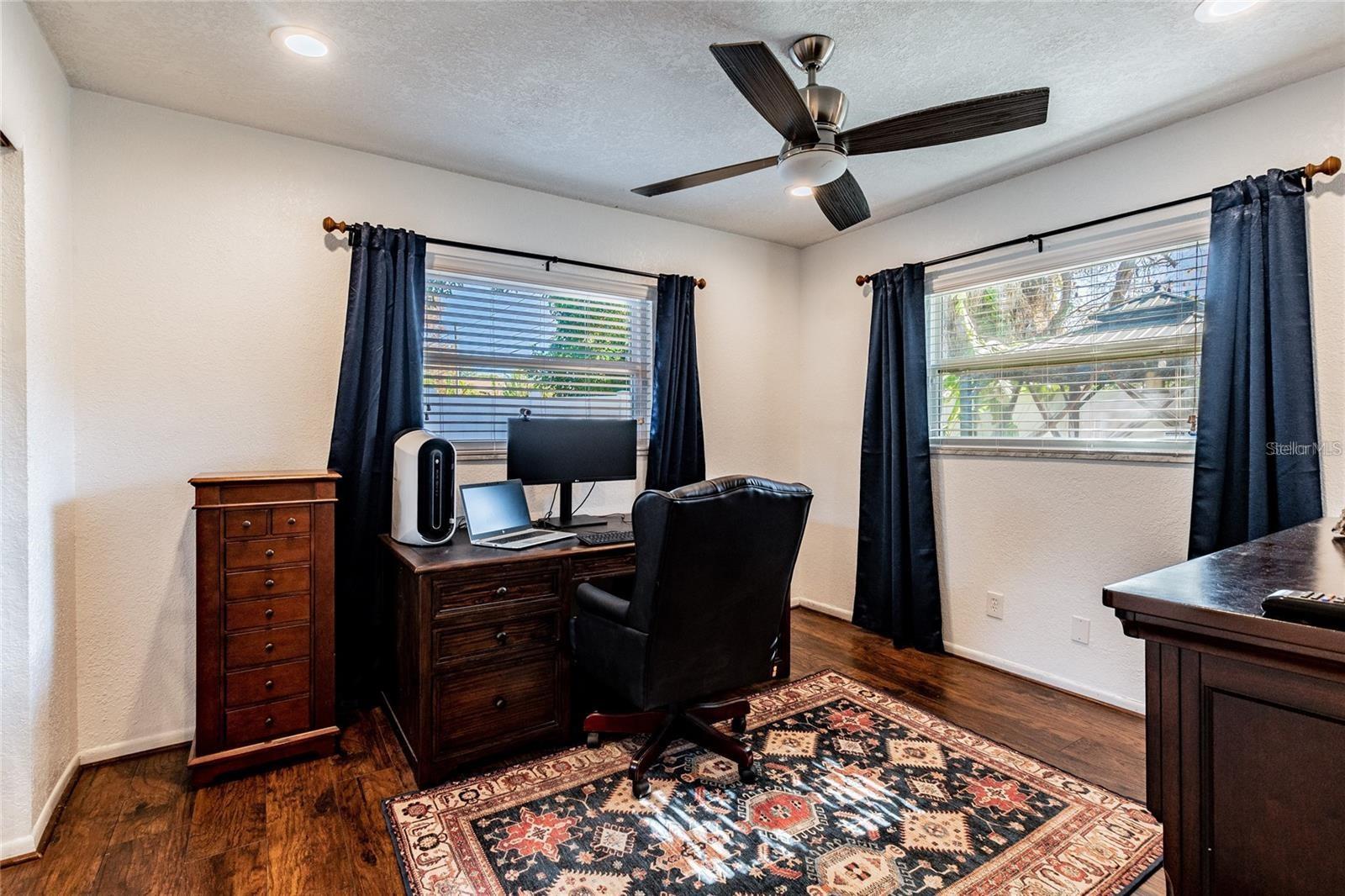 1710 SHORE ACRES BLVD NE