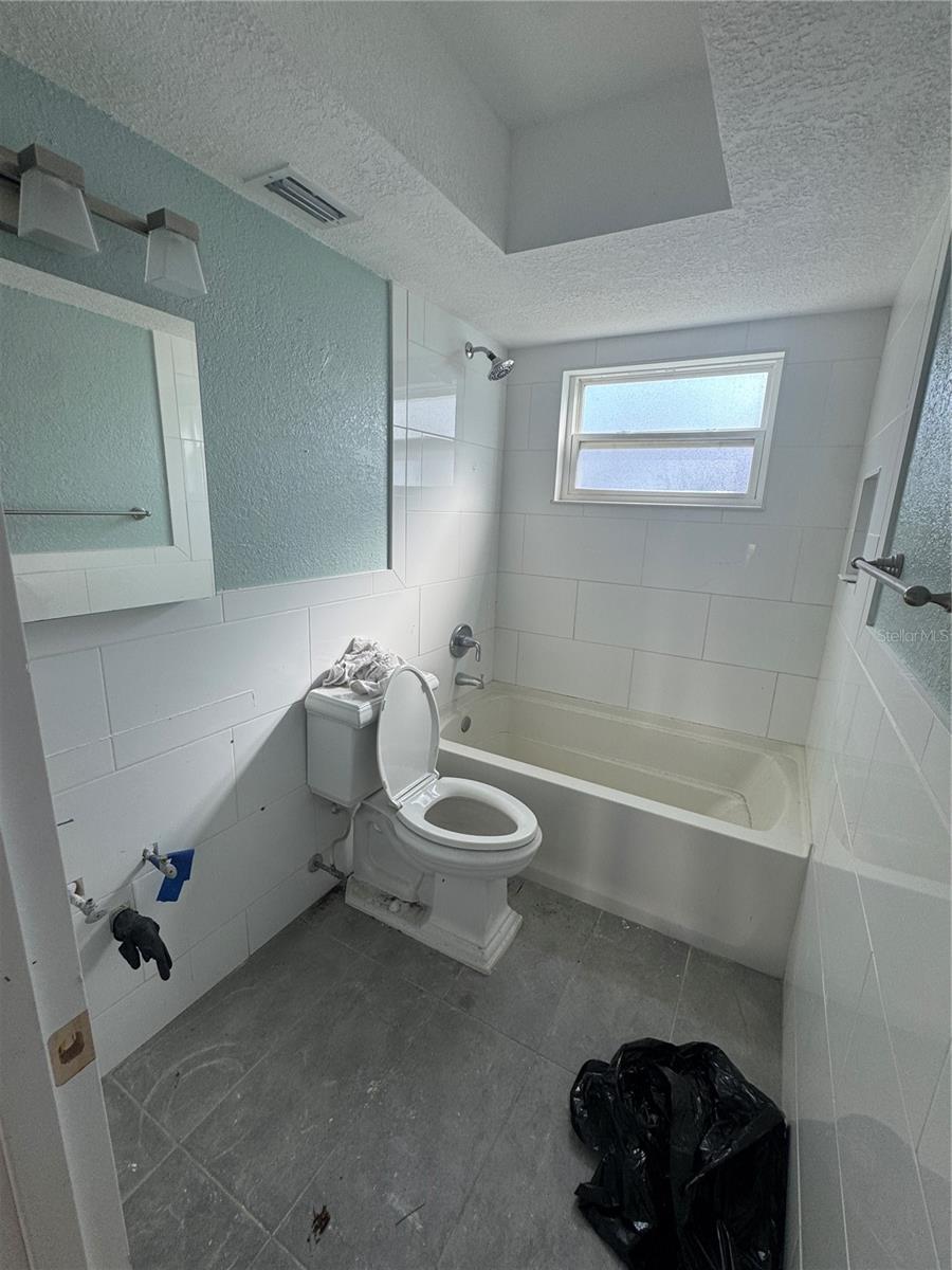 1710 SHORE ACRES BLVD NE