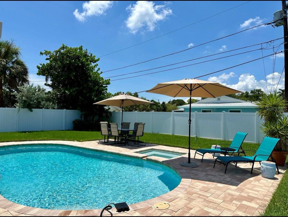 6018 BAYOU GRANDE BLVD NE