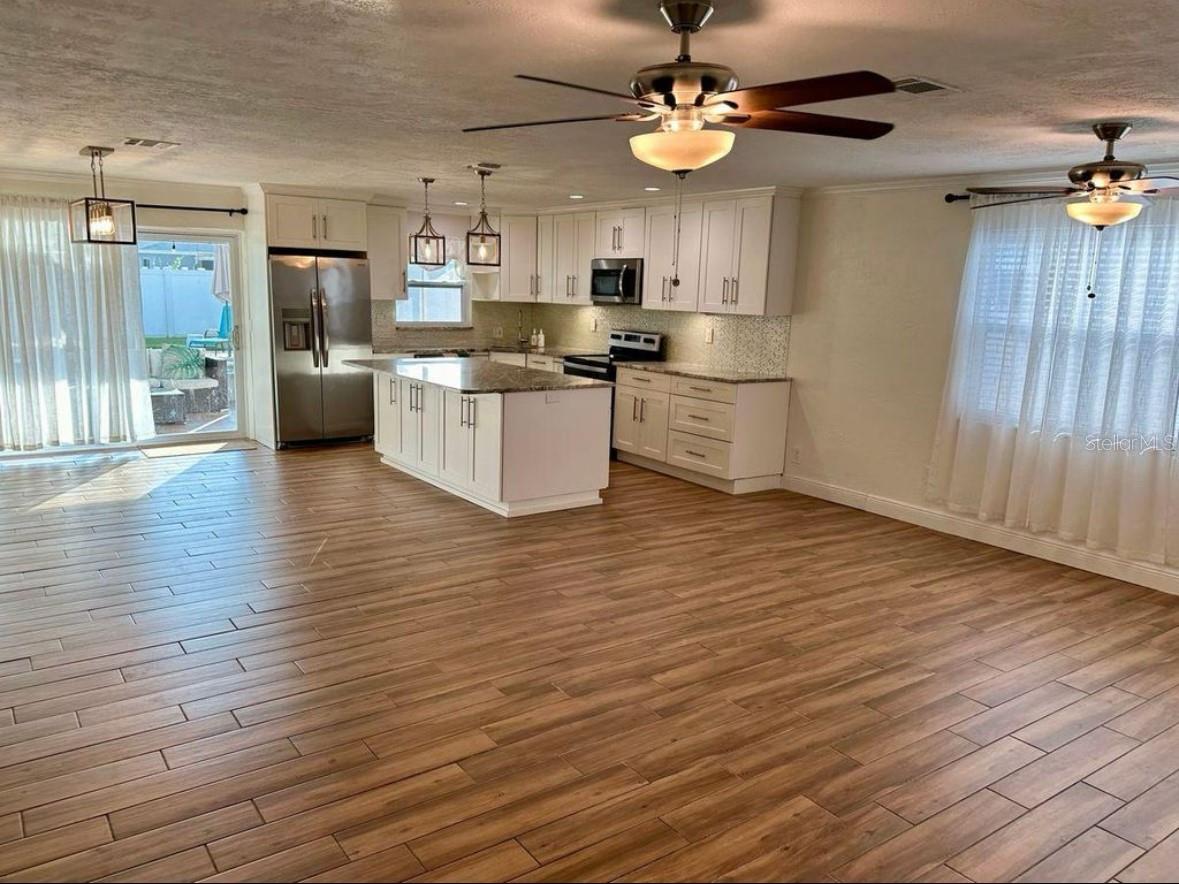 6018 BAYOU GRANDE BLVD NE