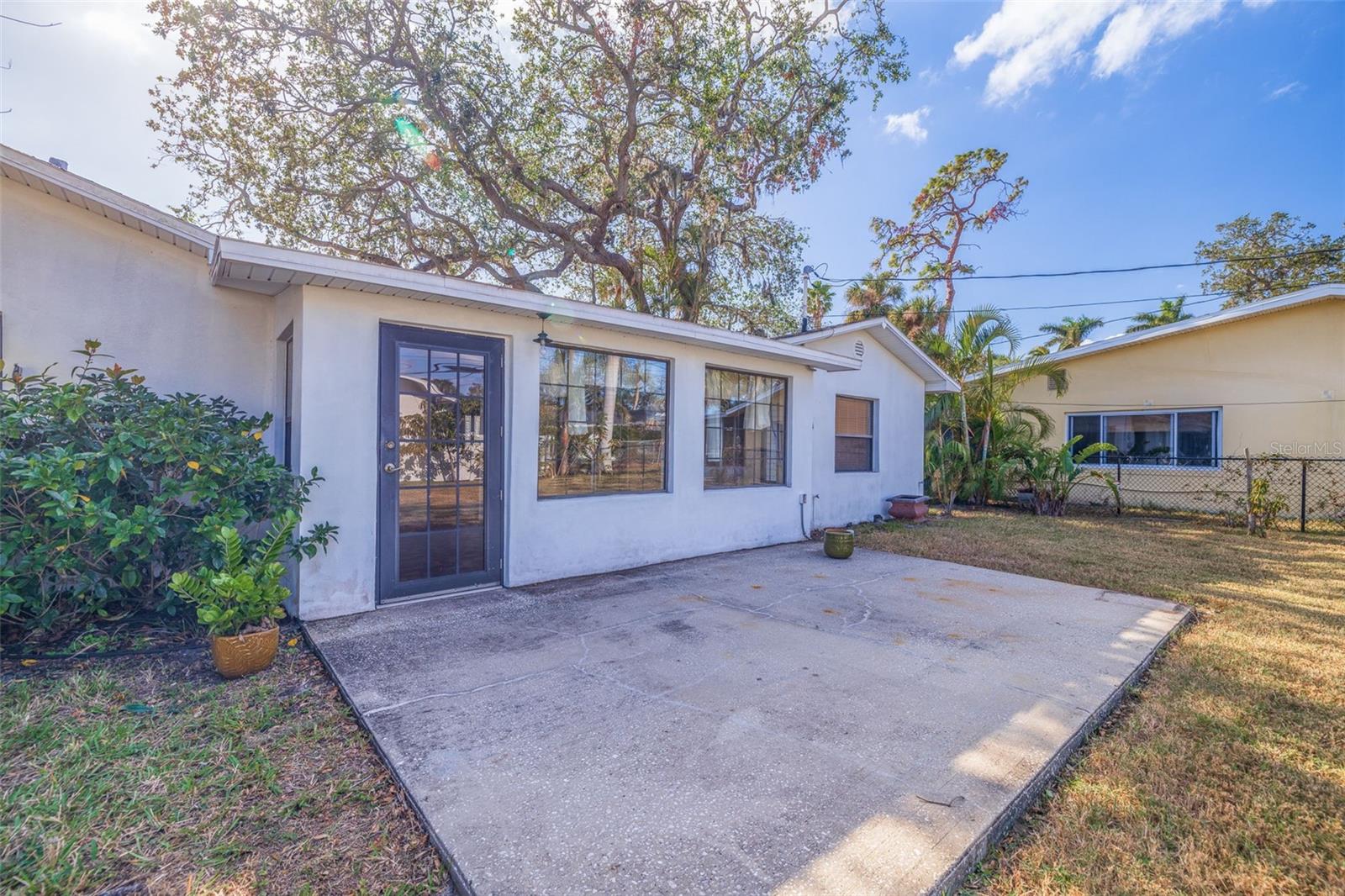 930 SNELL ISLE BLVD NE