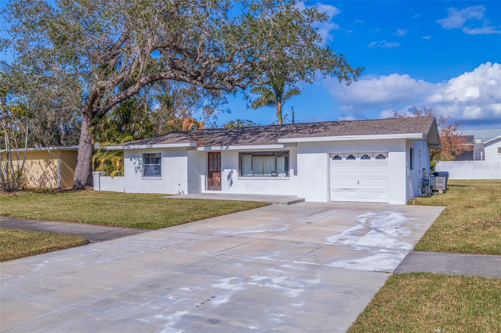 930 SNELL ISLE BLVD NE