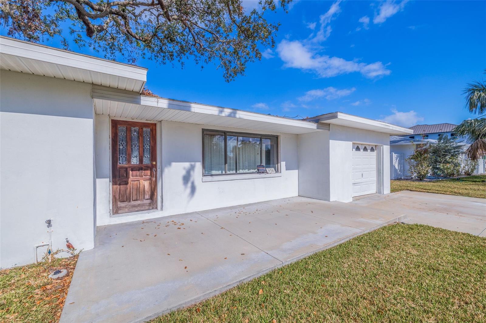 930 SNELL ISLE BLVD NE