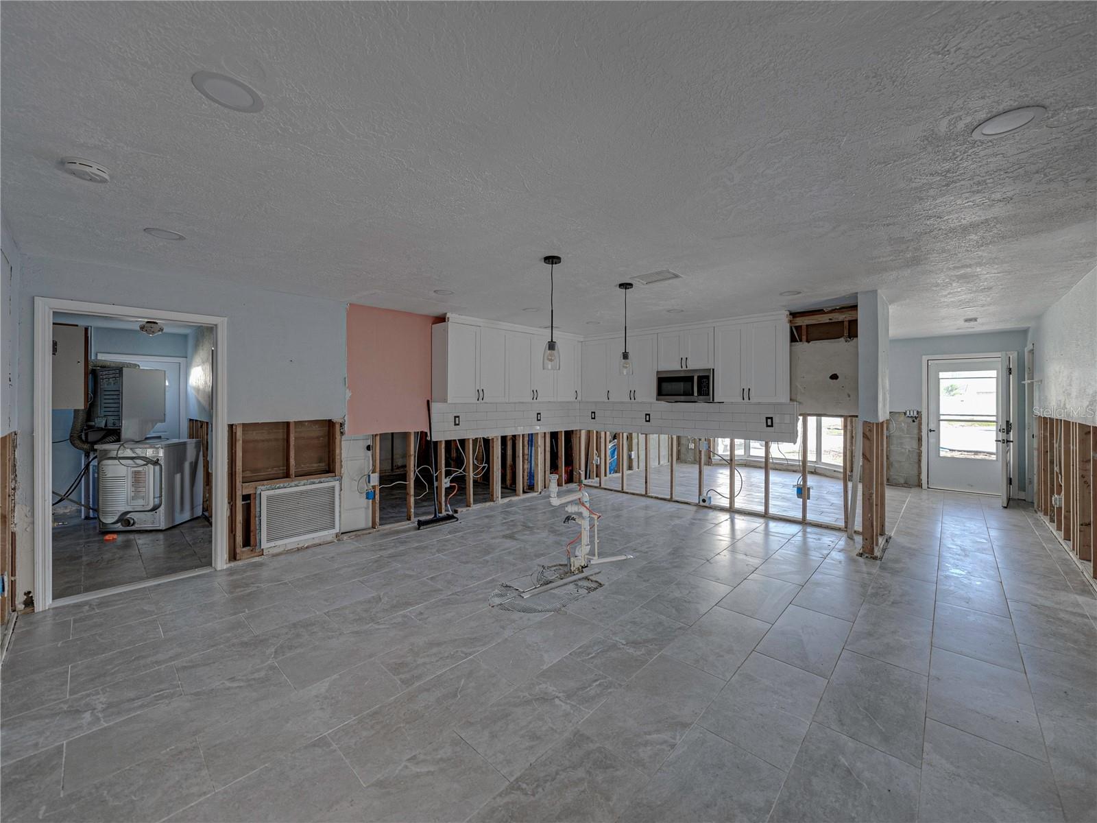 4326 HUNTINGTON ST NE