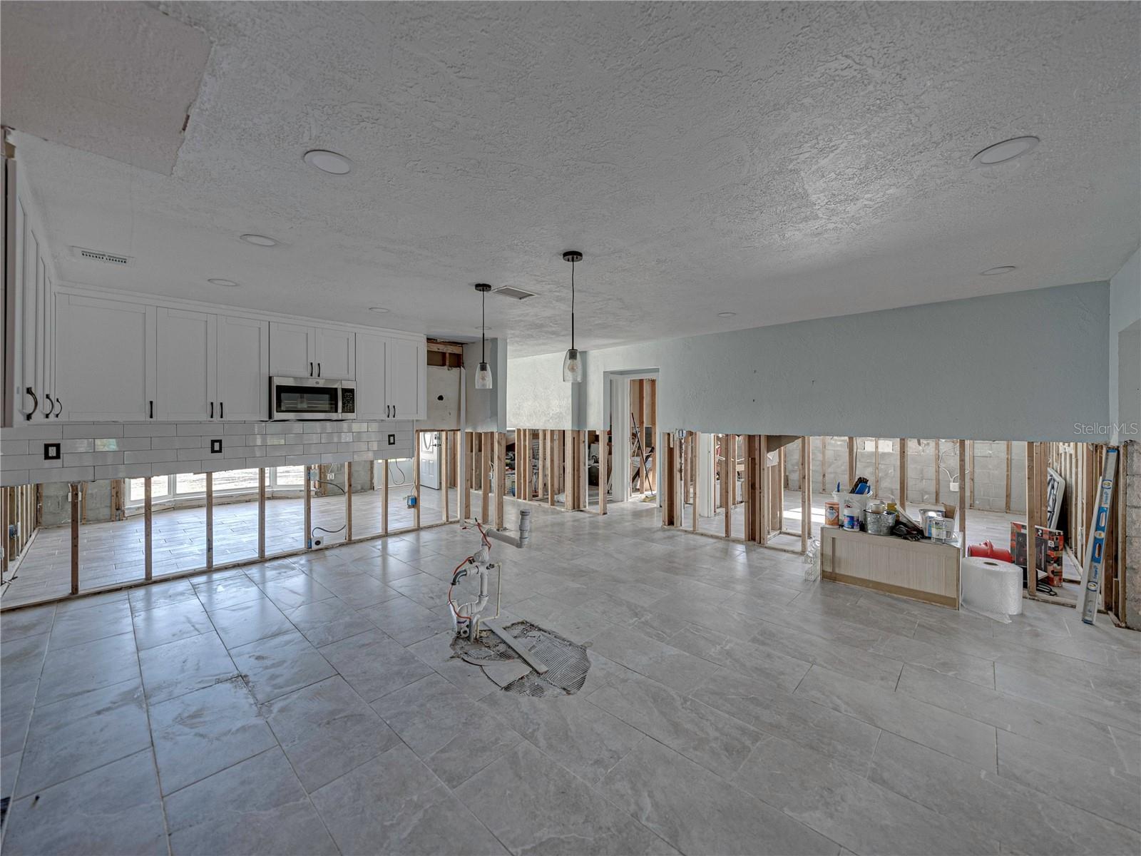 4326 HUNTINGTON ST NE