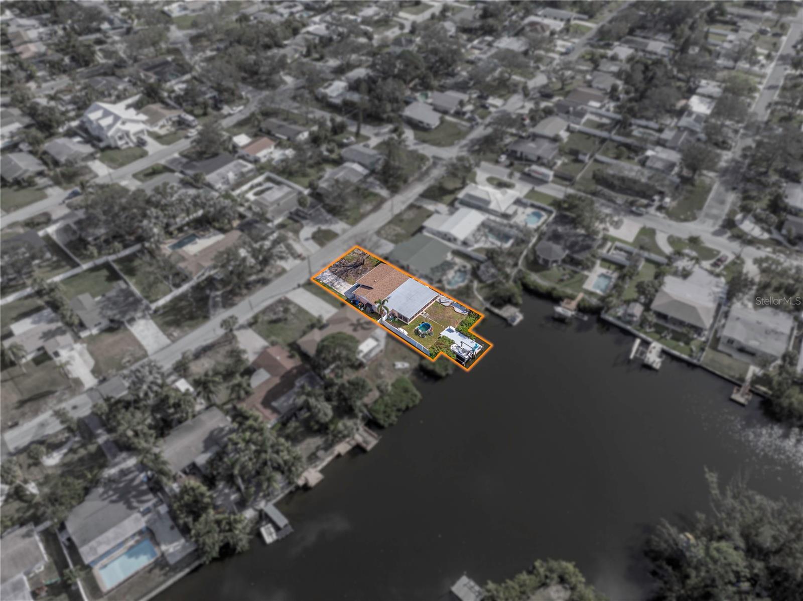 4326 HUNTINGTON ST NE