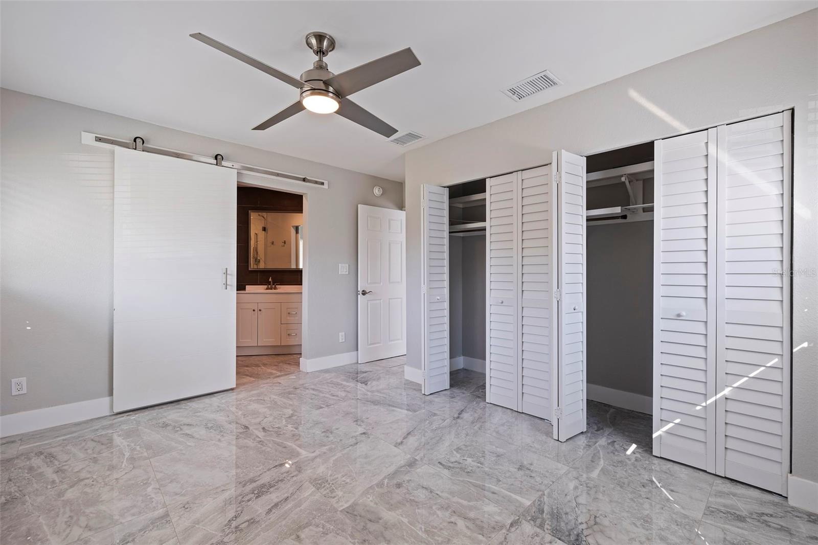 6025 VENETIAN BLVD NE