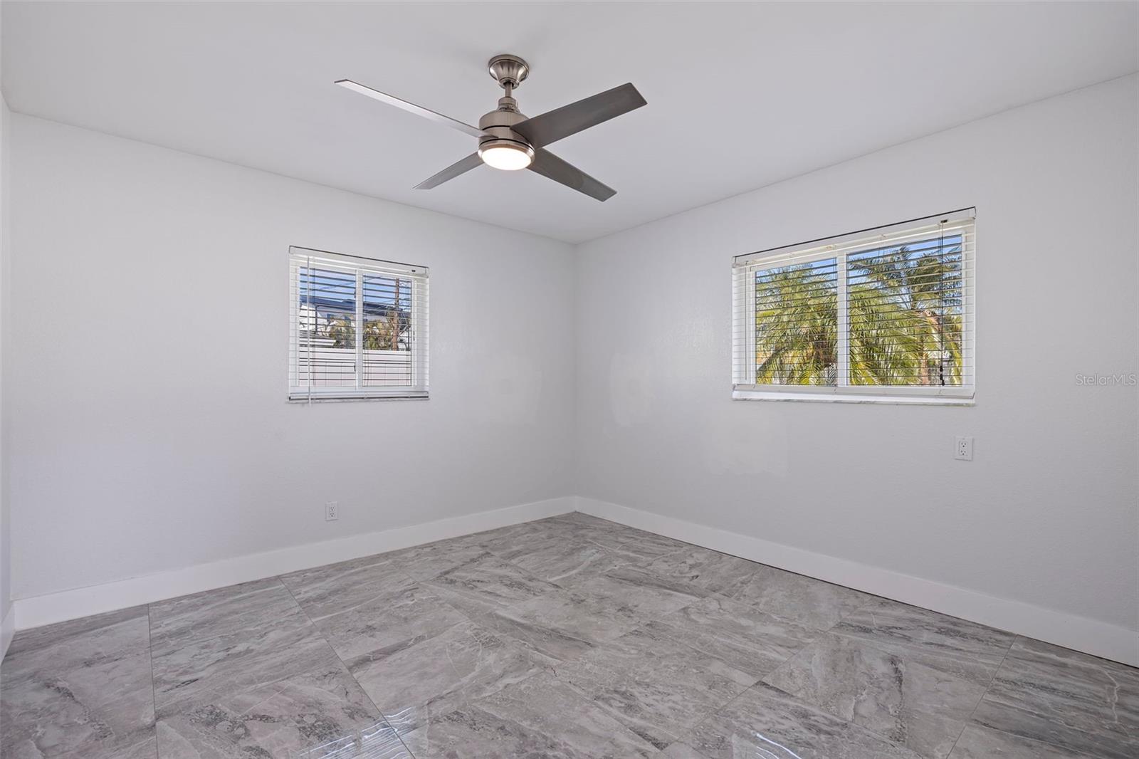 6025 VENETIAN BLVD NE