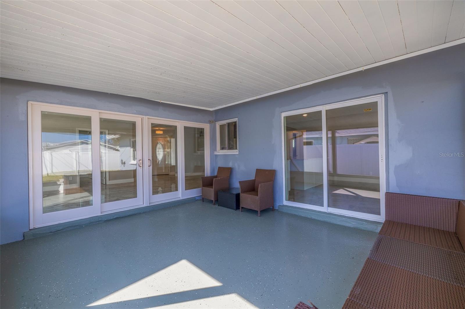 6025 VENETIAN BLVD NE