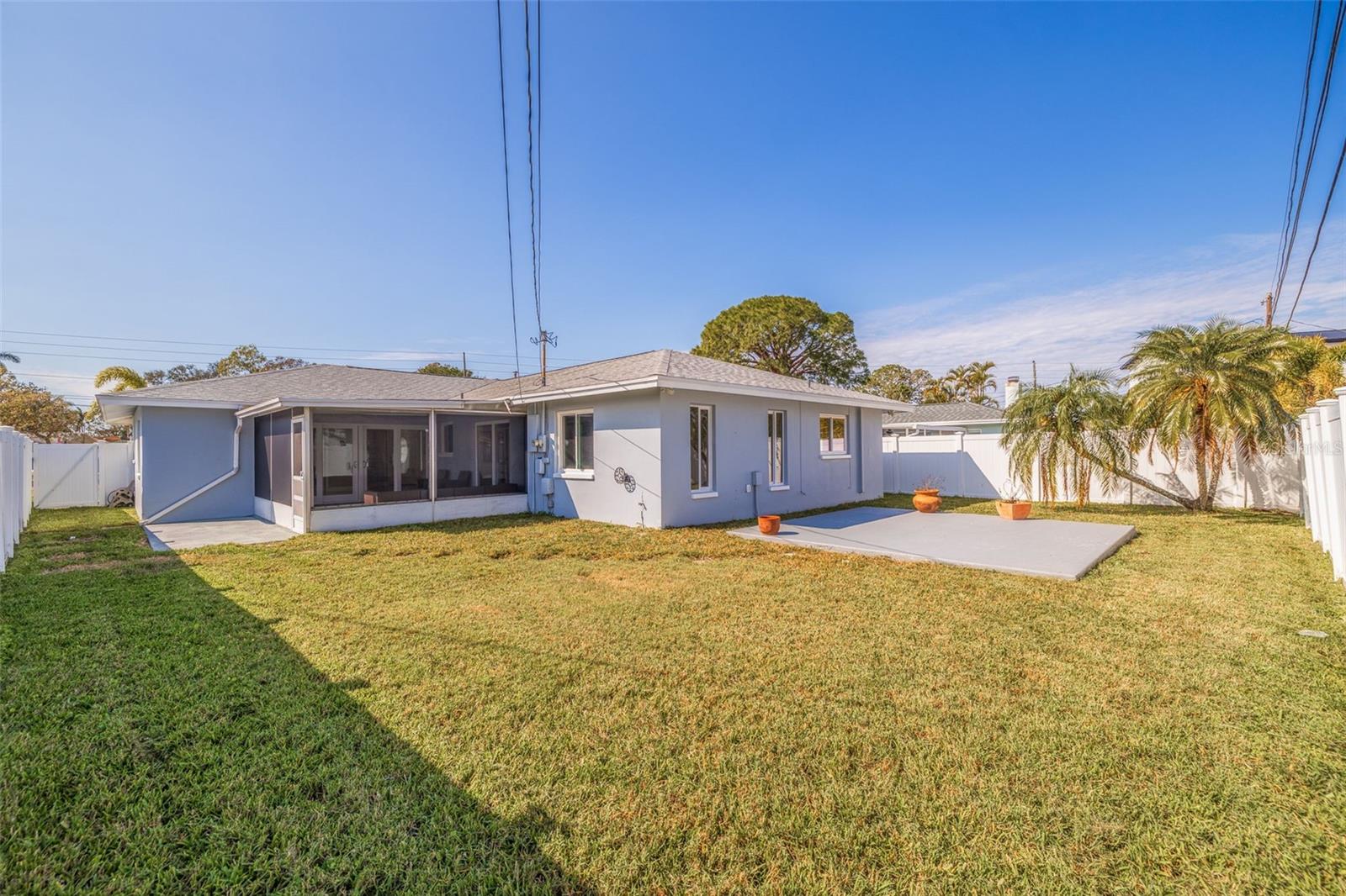 6025 VENETIAN BLVD NE