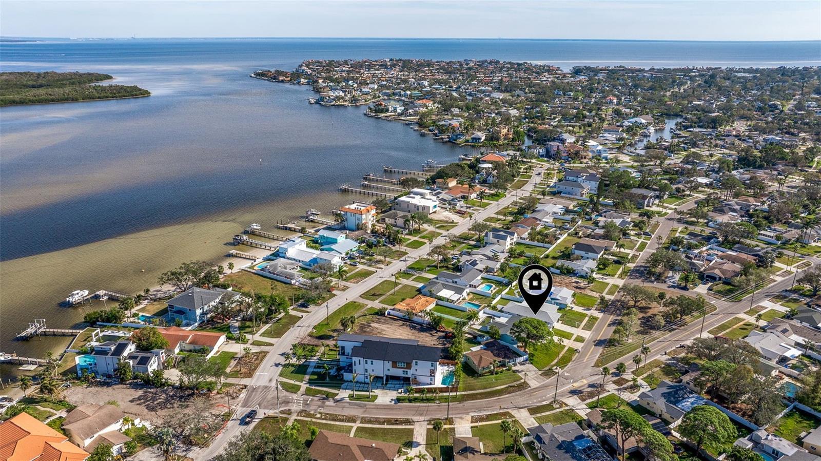 6025 VENETIAN BLVD NE