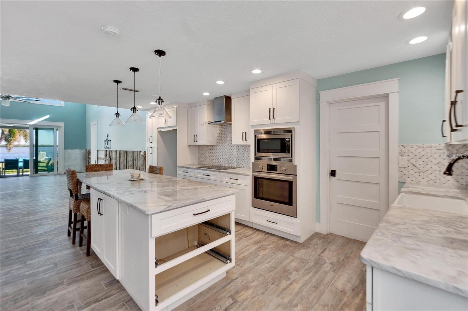 6323 BAYOU GRANDE BLVD NE