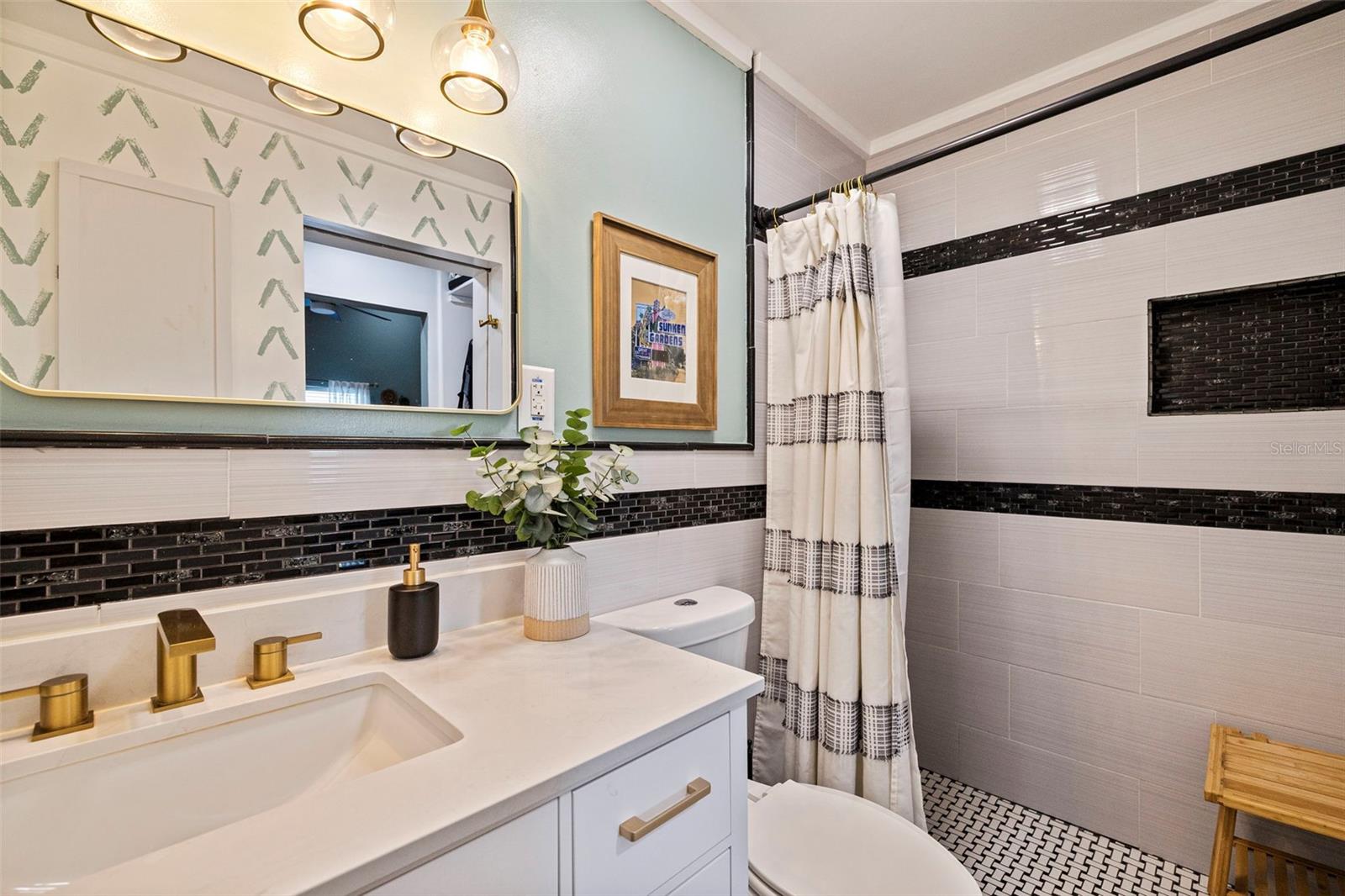 4919 CHANCELLOR ST NE