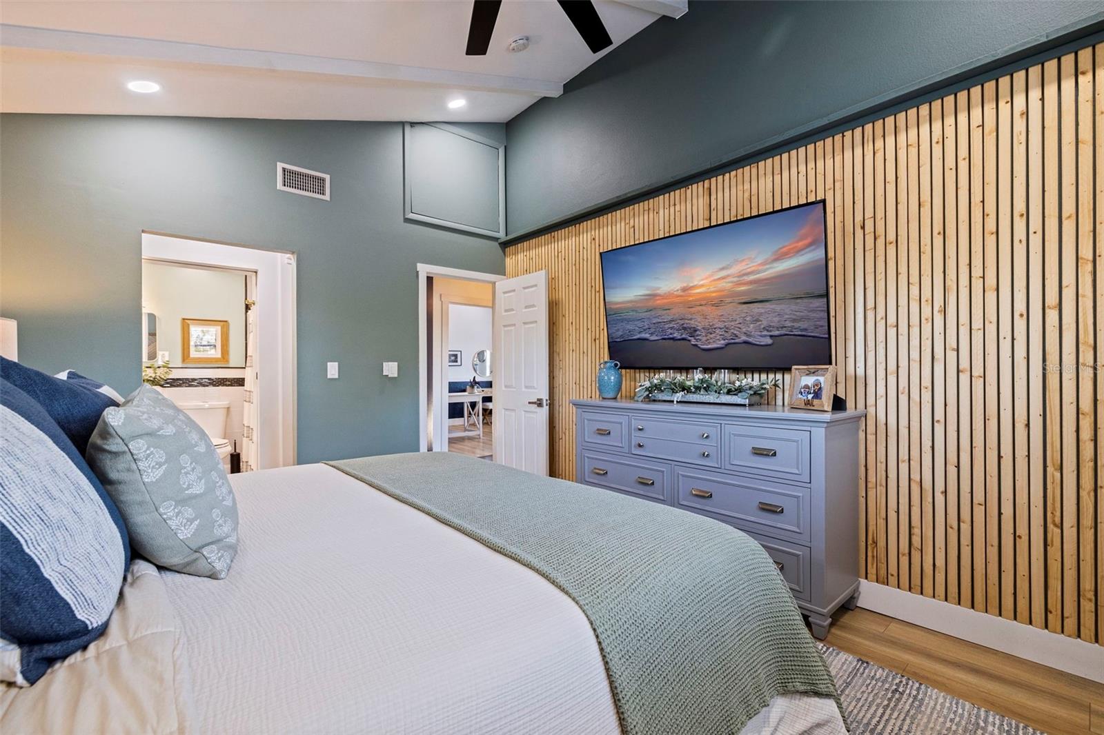 4919 CHANCELLOR ST NE