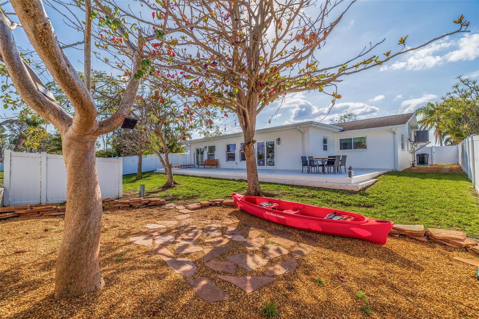 6101 TANGLEWOOD DR NE