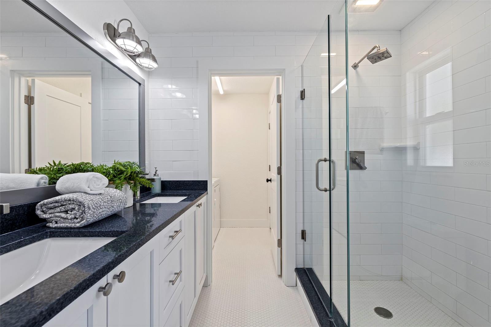 6101 TANGLEWOOD DR NE