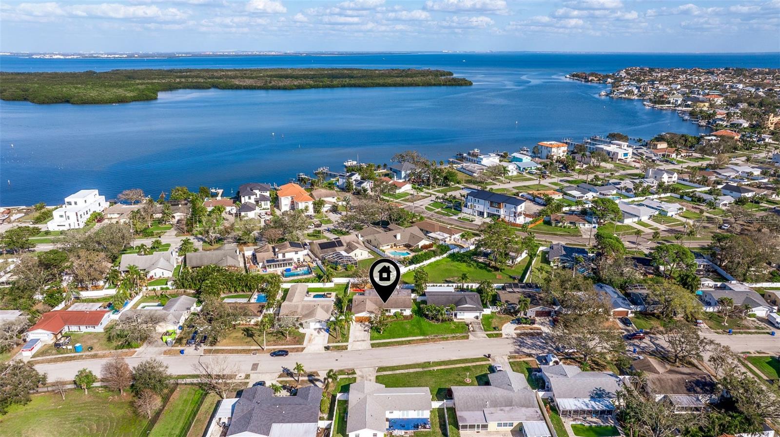 6101 TANGLEWOOD DR NE