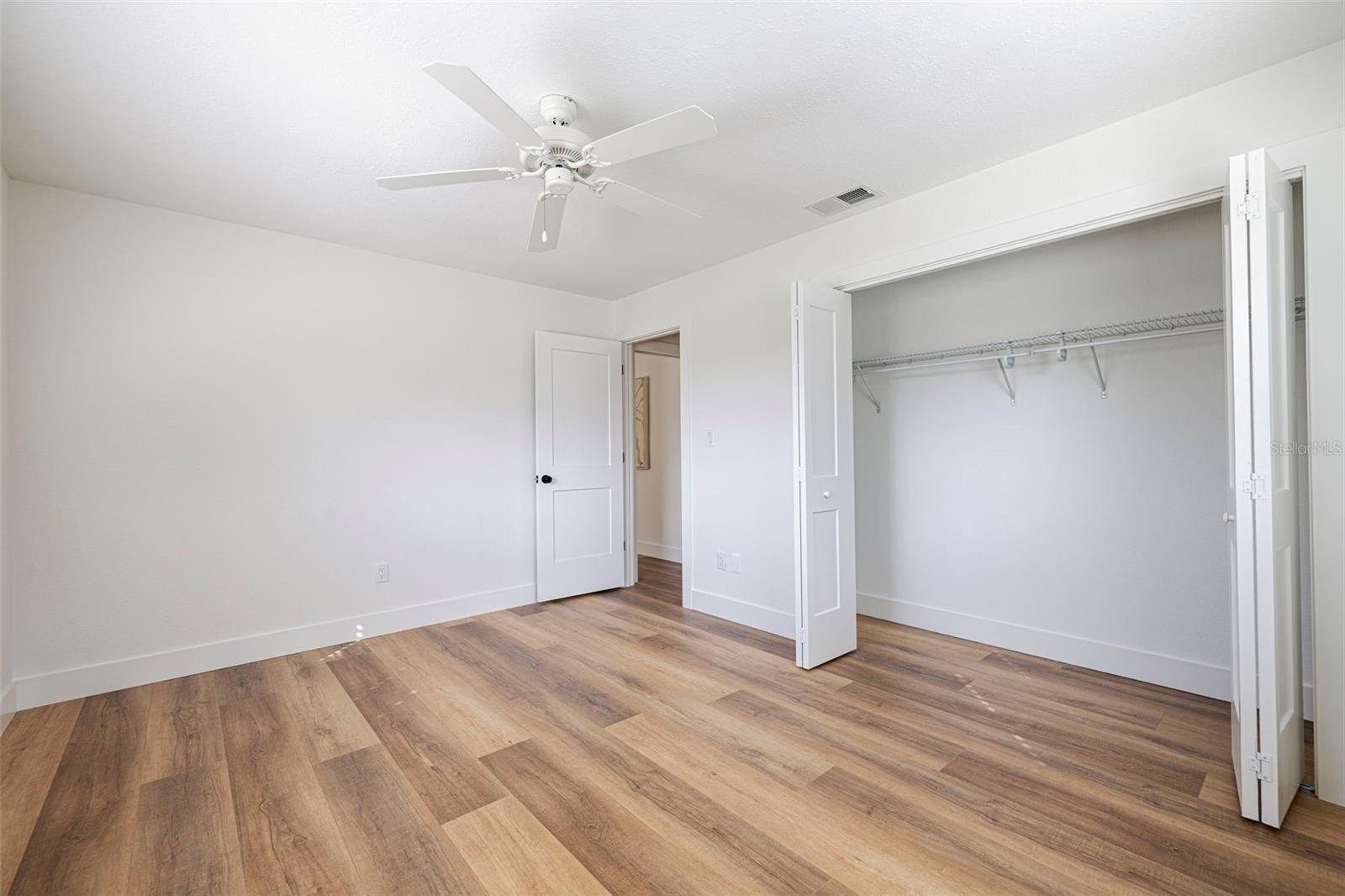 6101 TANGLEWOOD DR NE