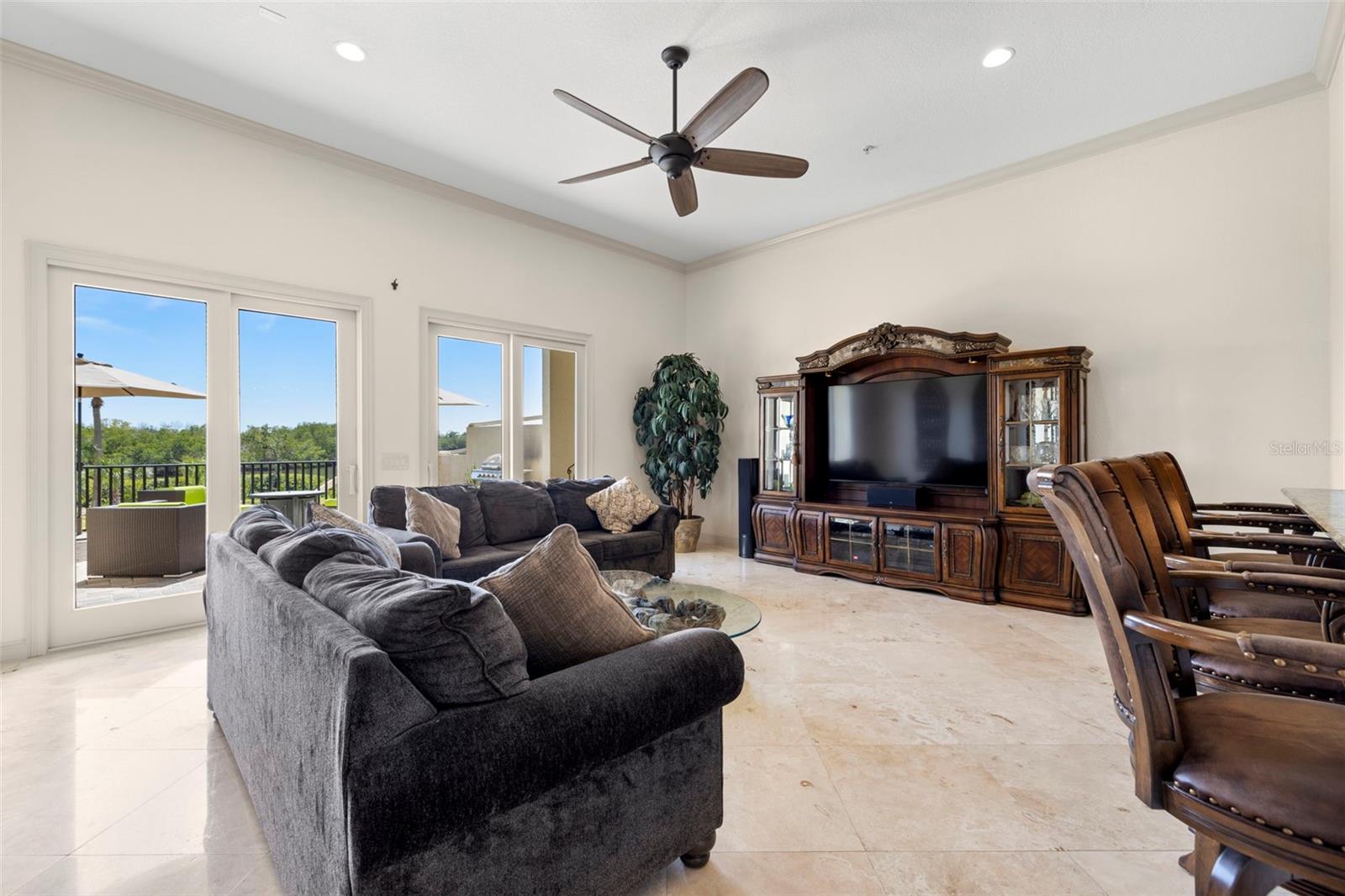 1076 PASEO DEL RIO NE