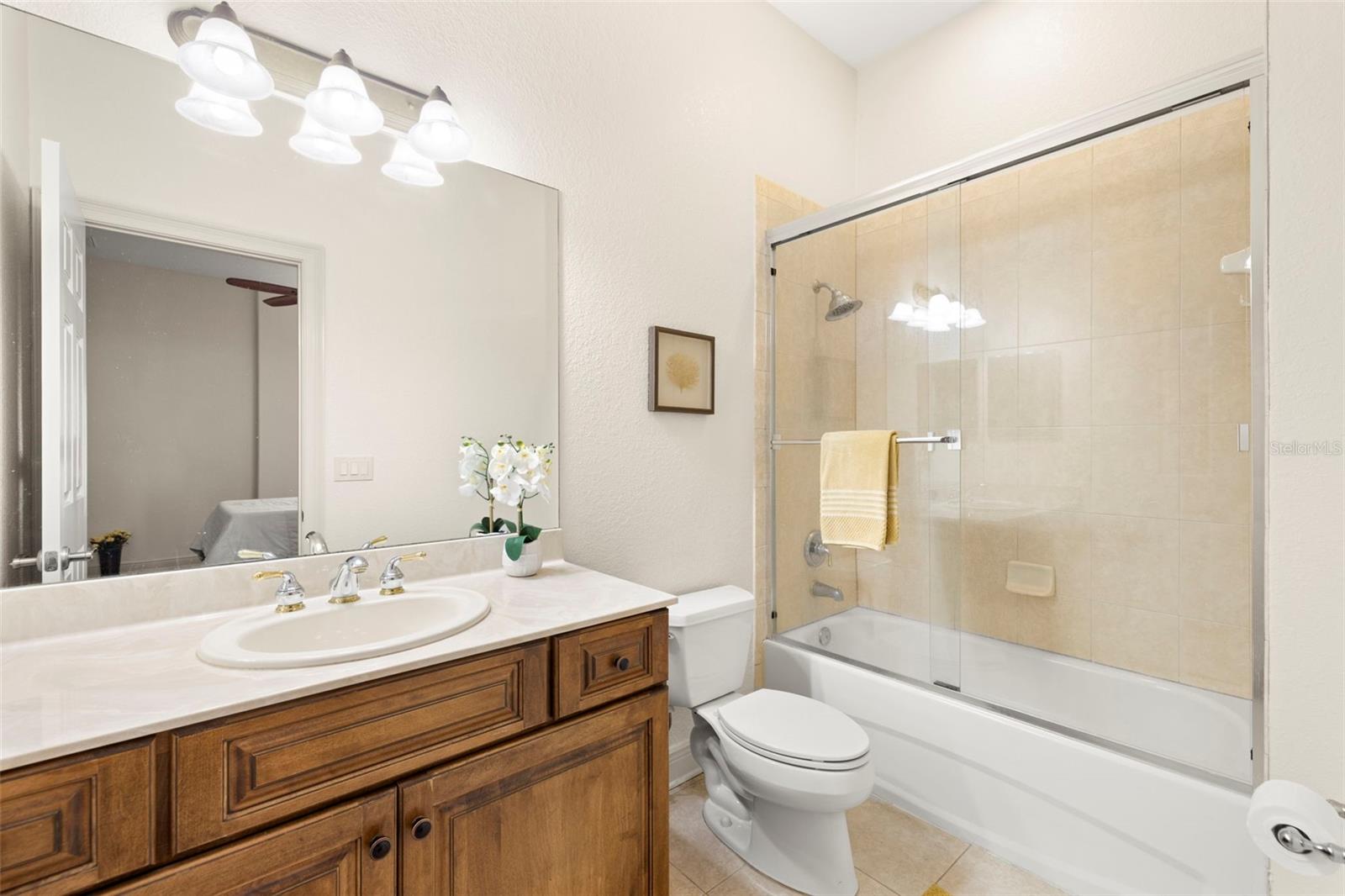 1076 PASEO DEL RIO NE