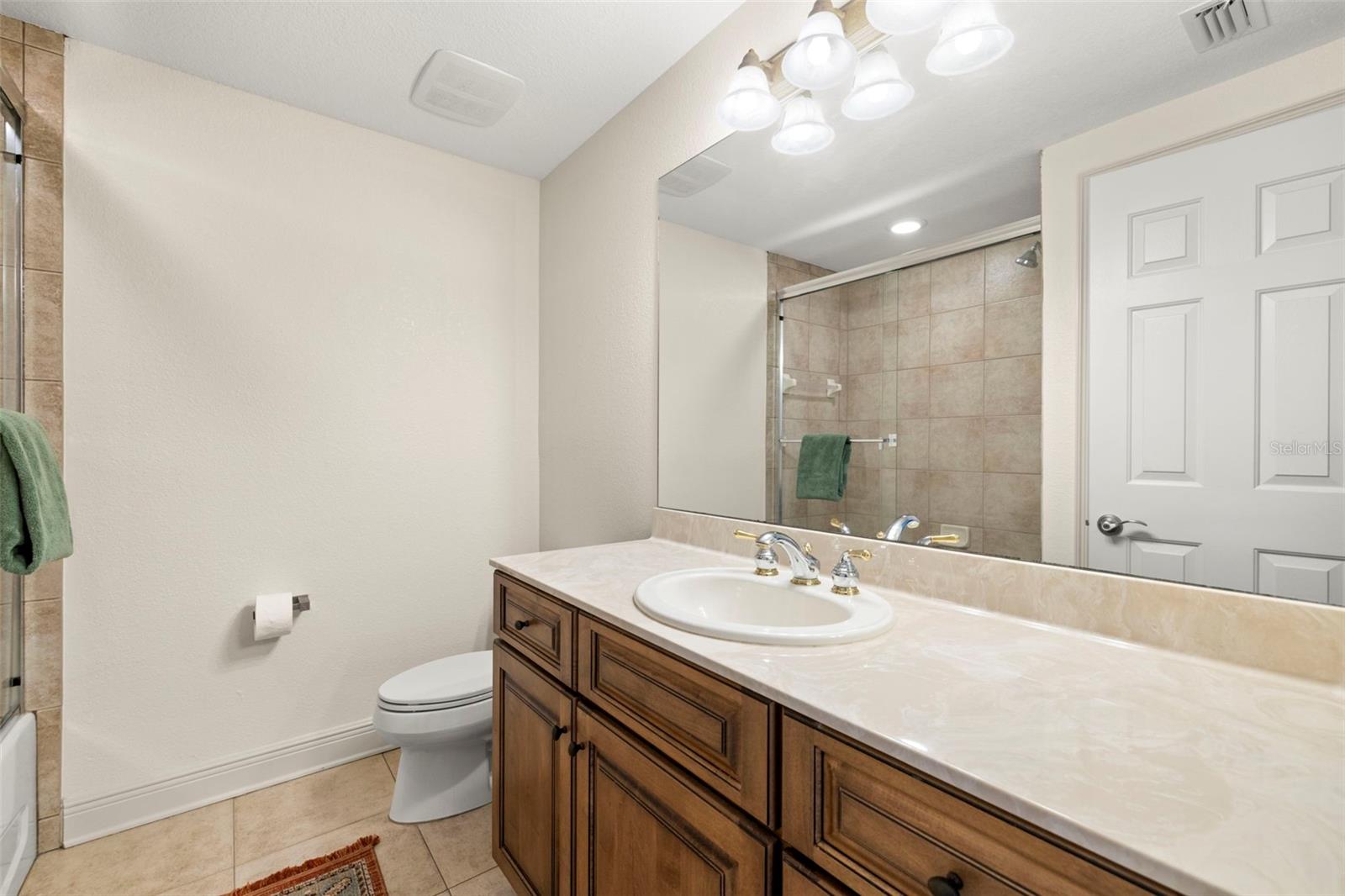 1076 PASEO DEL RIO NE